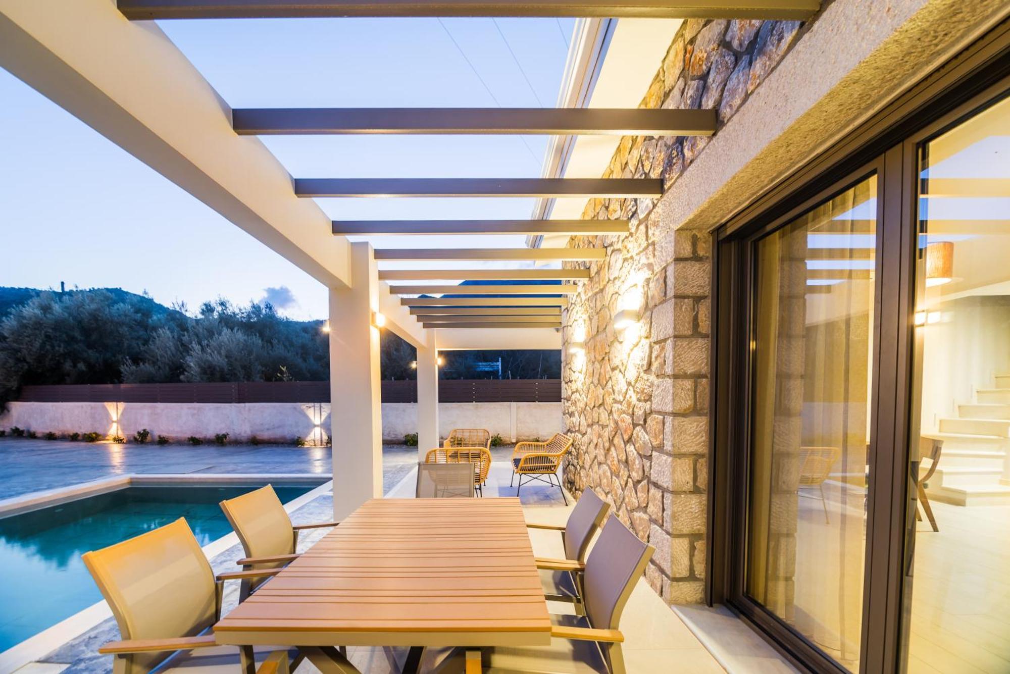 Stone & Sea Villa *
